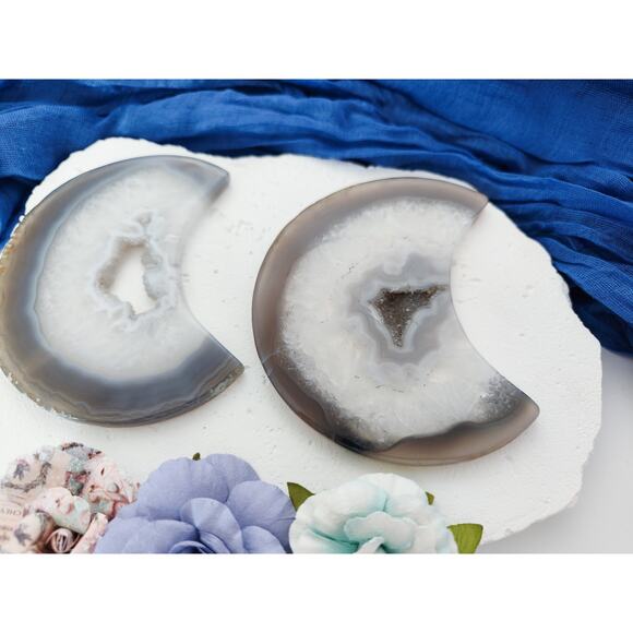 Druzy Agate Flat Moon Crystal Carving - Picture 3 of 8